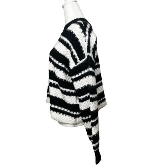 Jessica Simpson Croped Black & White Striped Textured Sweater Large - Picture 6 of 11